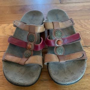 Taos slip on sandal, size 7!